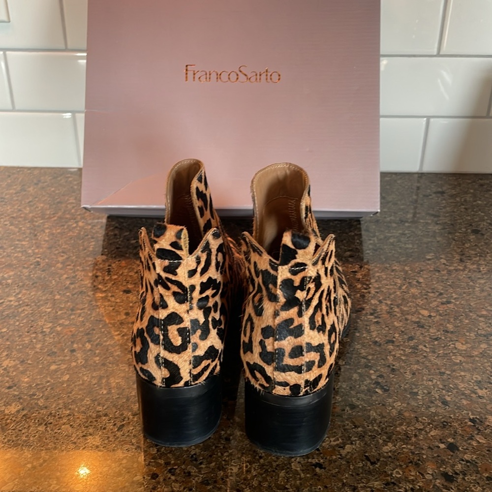 NIB Franco Sarto Richland 2 Leopard Calf Fur Animal Print Booties Boots Size 8.5 - Picture 7 of 9